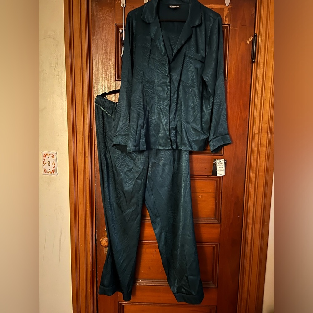 Inc pajama set
